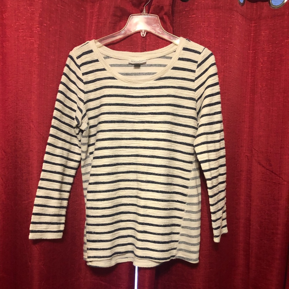 Large motherhood maternity lightweight sweater